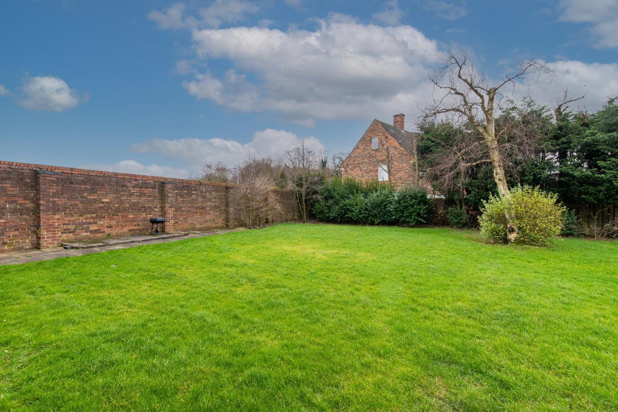 3 Bed Apartment - Perfect For Contractors Near Liverpool Airport Hale  Экстерьер фото