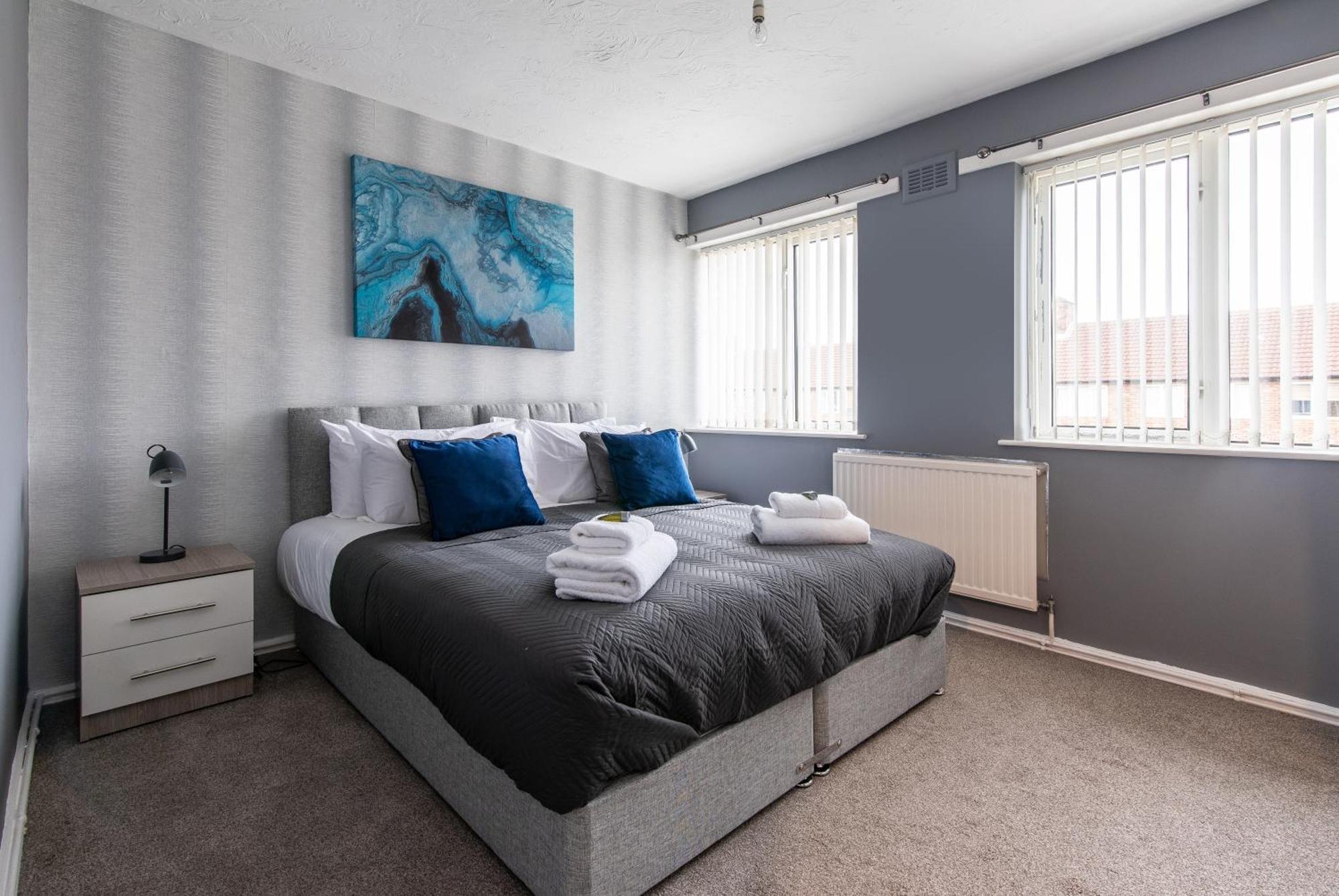 3 Bed Apartment - Perfect For Contractors Near Liverpool Airport Hale  Экстерьер фото