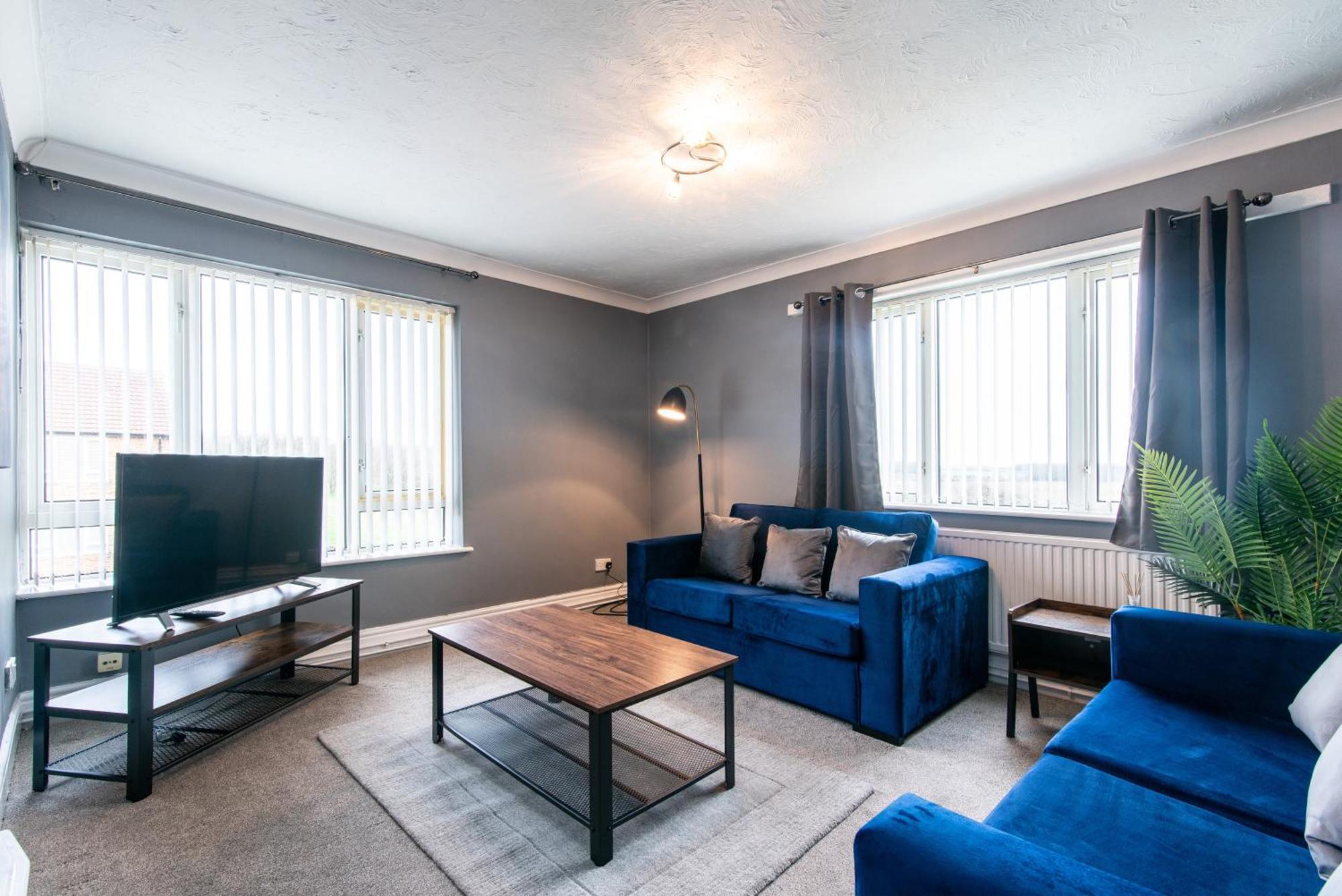 3 Bed Apartment - Perfect For Contractors Near Liverpool Airport Hale  Экстерьер фото