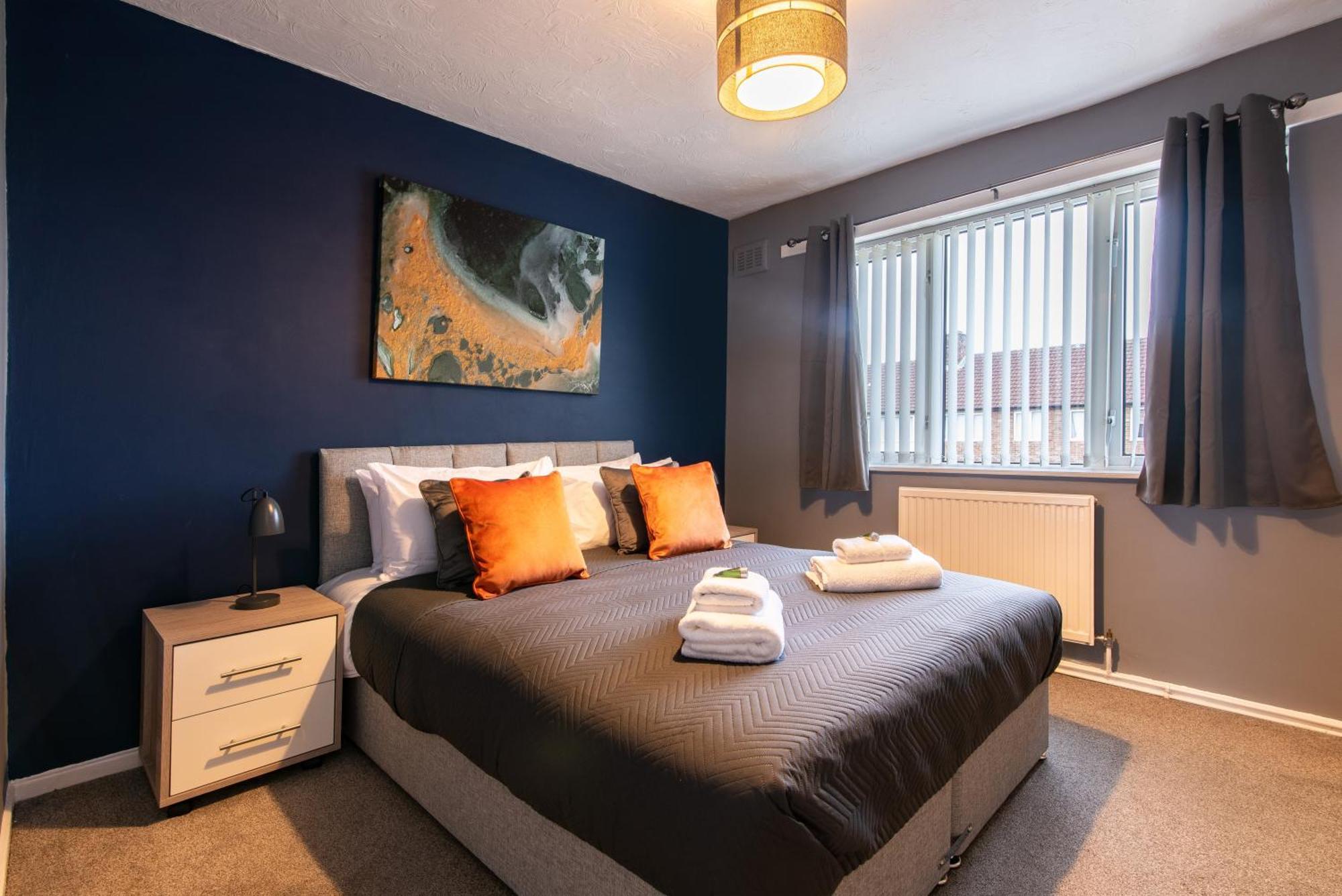 3 Bed Apartment - Perfect For Contractors Near Liverpool Airport Hale  Экстерьер фото